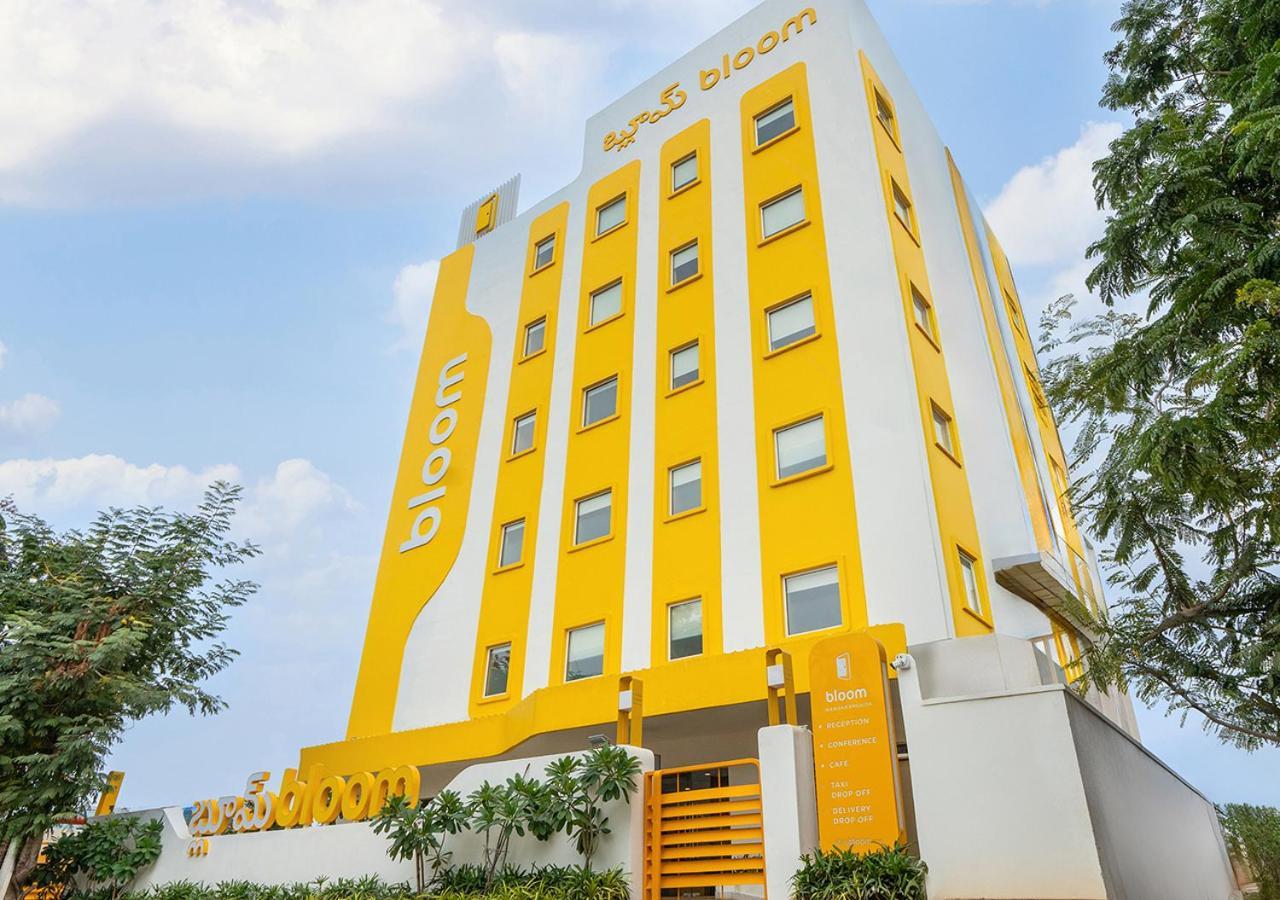 Bloom Hotel Financial District Hyderabad Exterior foto